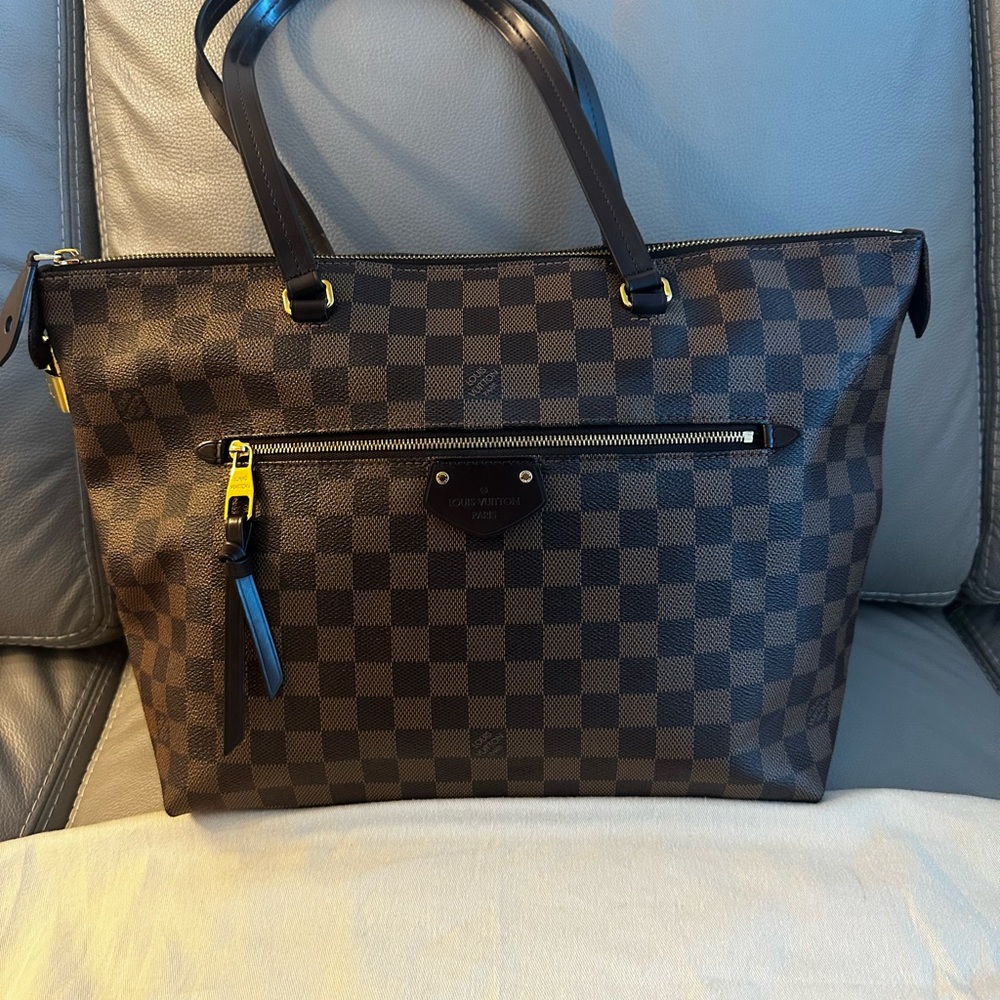 Authentic Louis Vuitton Ilena MM Damier Ebene